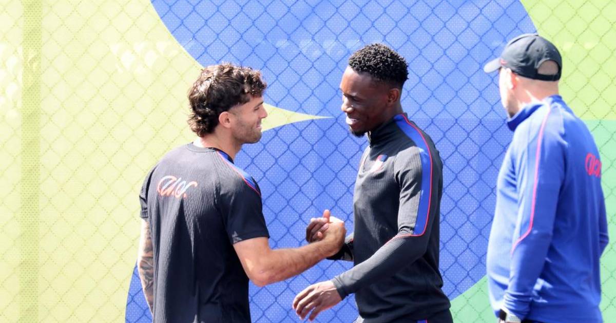 Balogun podrá jugar y llueven las críticas