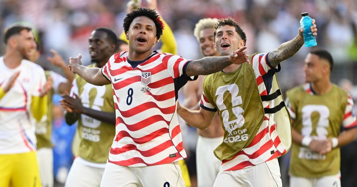 Himnos no oficiales: la historia de las otras canciones que tomaron el Mundial por asalto
