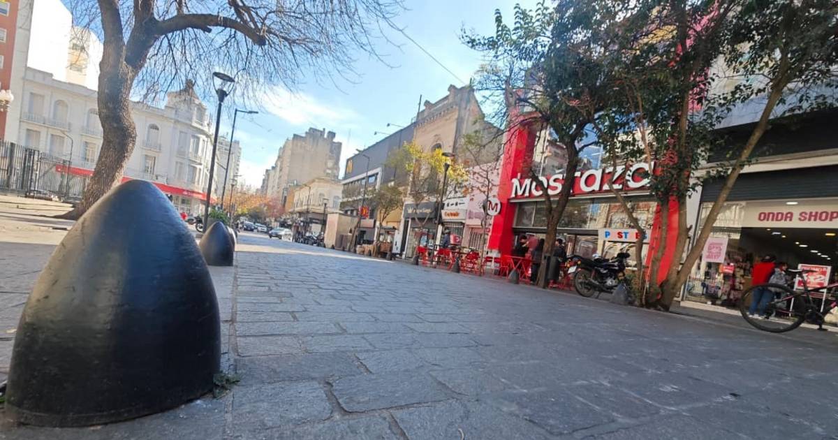 Una ciudad desierta y al ritmo de la Selección