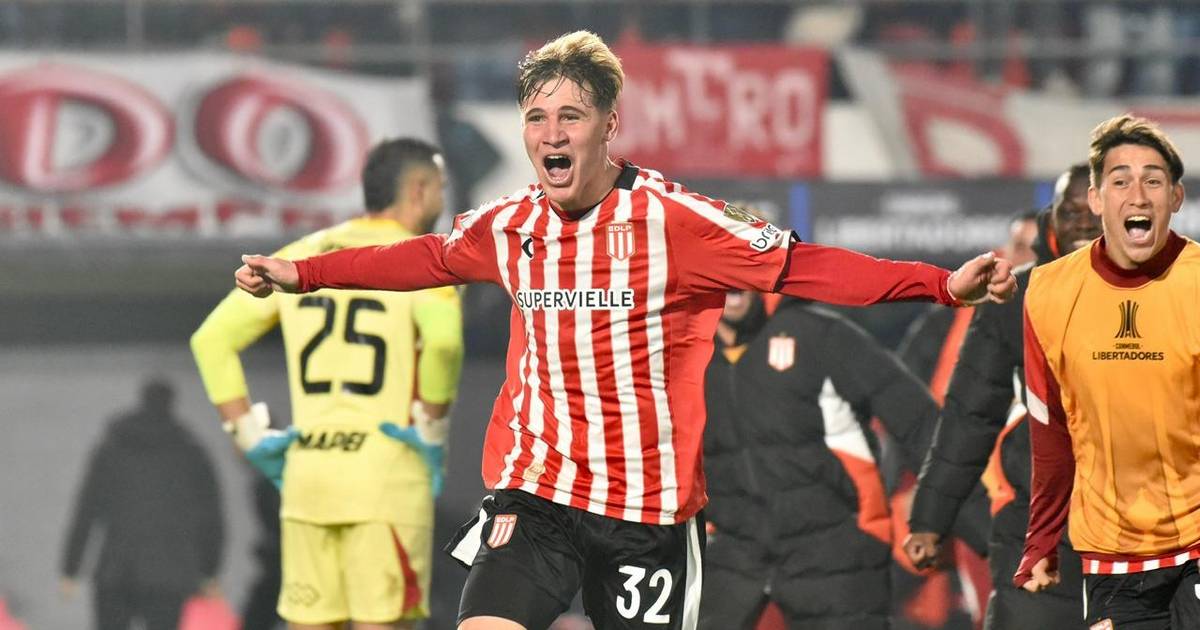 Estudiantes recibe al DIM y define su futuro: form